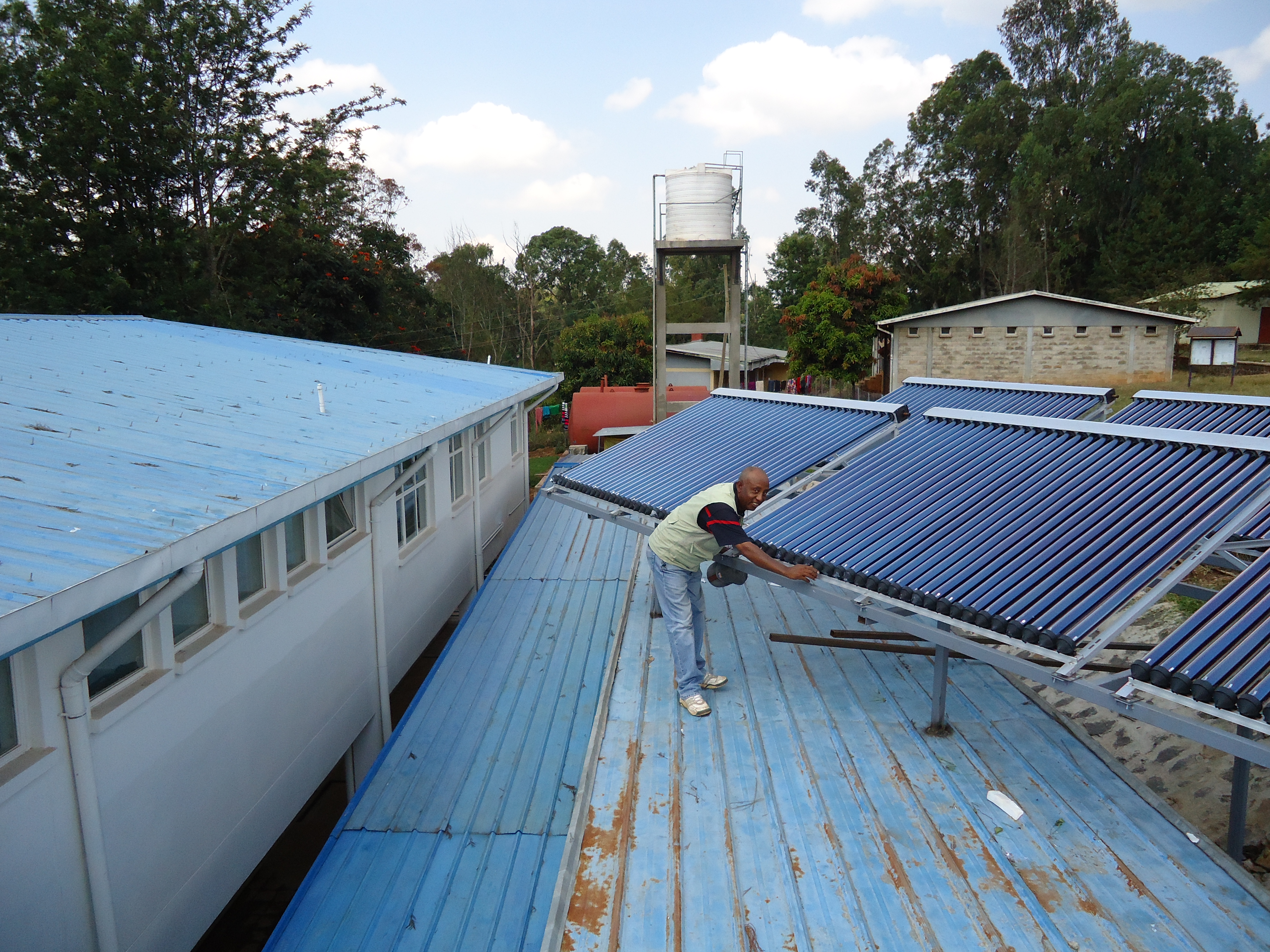 مشاريع تسخين المياه بالطاقة الشمسية التجارية