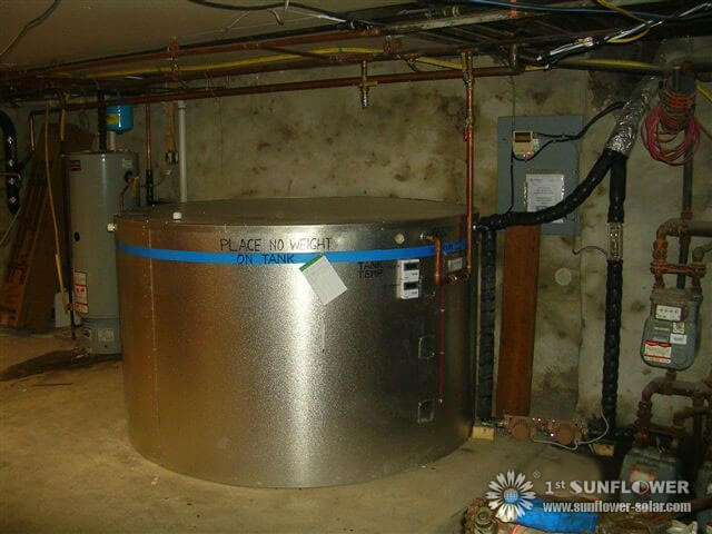 تركيب خزان مياه الصرف الصحي والتدفئة لمنظومة التدفئة الشمسية (2)