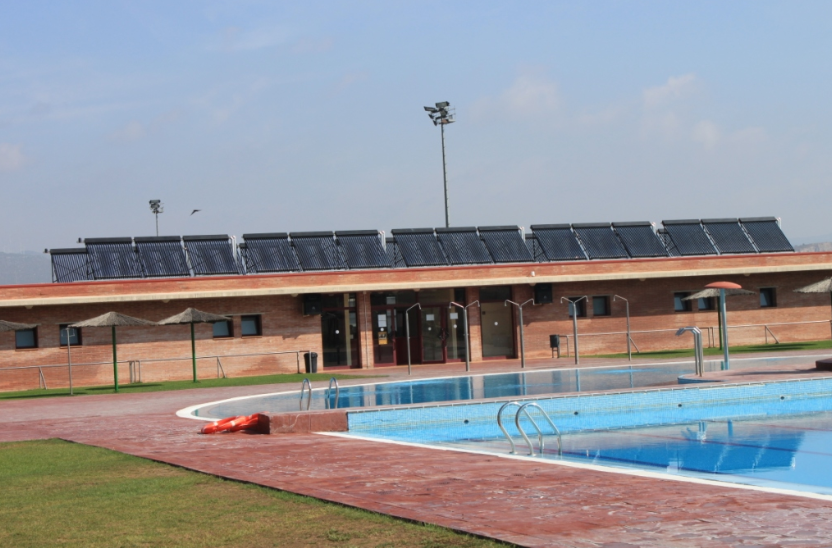 أنظمة تسخين المياه بالطاقة الشمسية لحمامات السباحة
